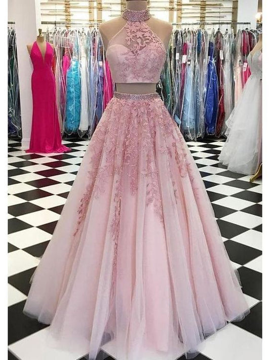 Zweiteiliges, hochgeschlossenes, rückenfreies, langes, korallenfarbenes Ballkleid mit Applikationen, cg908