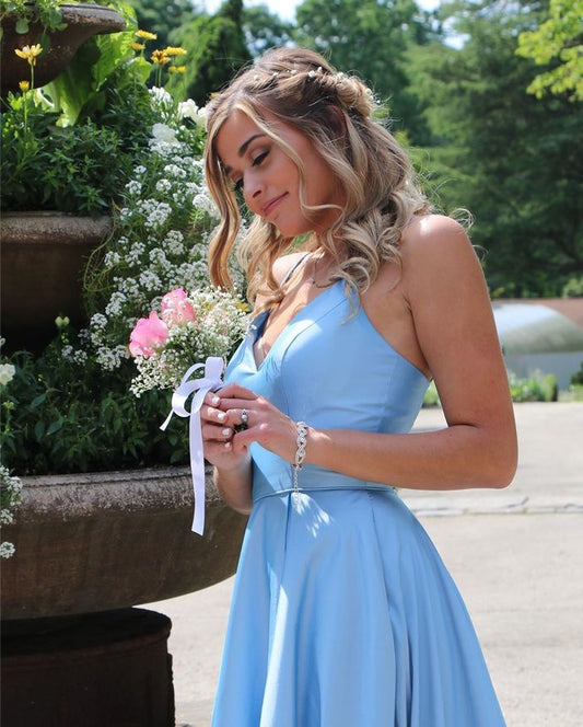 Sexy V-Ausschnitt Träger Blau Langes Brautjungfernkleid mit Taschen, Ärmelloses A-Linien-Ballkleid cg9354