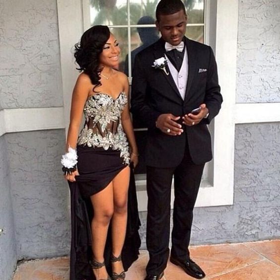 Modern Black Sheath Sweetheart Sleeveless Long Prom Dress with Appliques and Split Front cg9513
