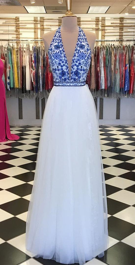Elegantes langes weißes Neckholder-Ballkleid mit blauem Stickerei-Oberteil cg987