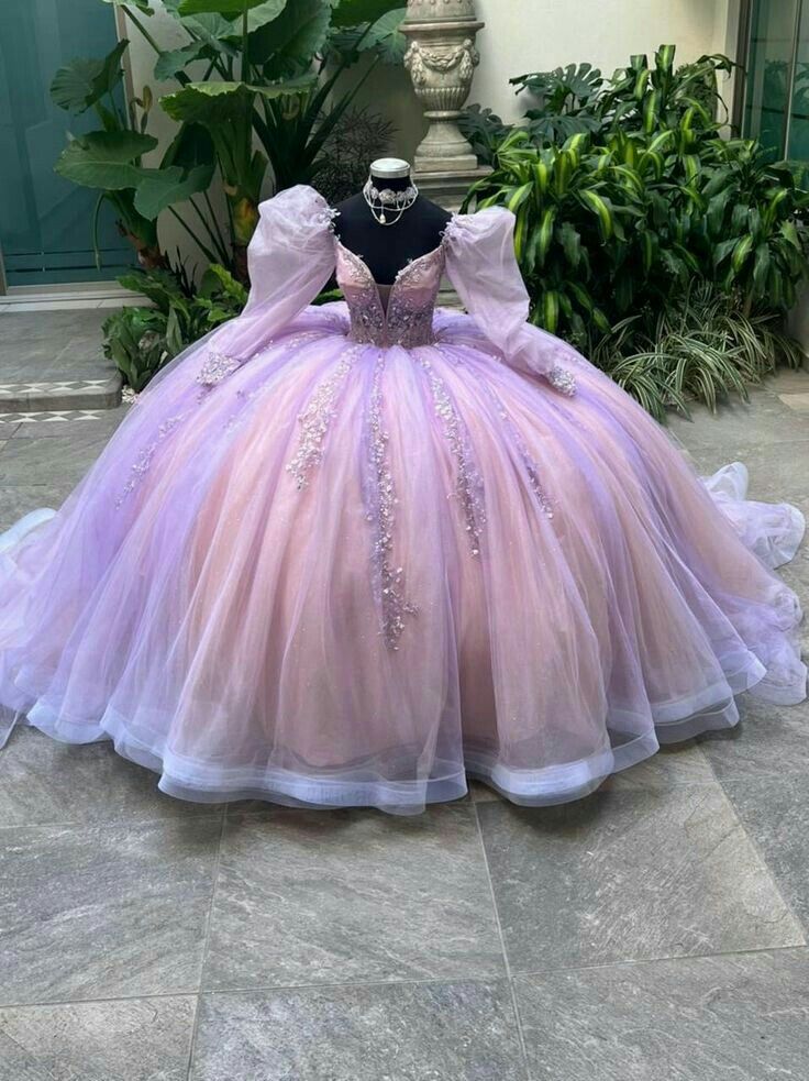 Elegant Ball Gown Off Shoulder Long Lantern Sleeves Appliques Tulle Princess Gown Quinceanera Dress for Sweet 16    cg25641