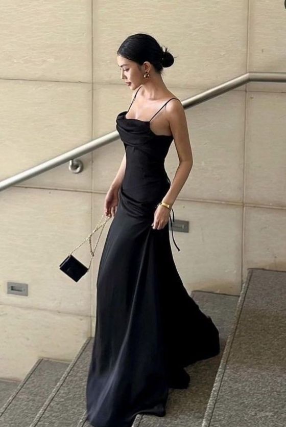 Spaghetti Straps Black A Line Long Prom Dresses       cg25147