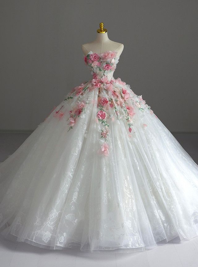 Flower Fairy White Lace Appliques Flower Wedding Dress 2025 Ball Gown Strapless Sleeveless Backless Court Train Wedding Dress   cg25904
