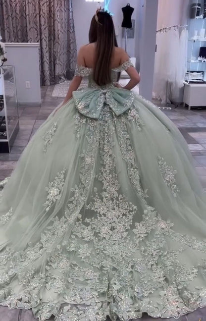 Schulterfreies Salbeigrünes Quinceanera-Kleid, Ballkleid, cg25430