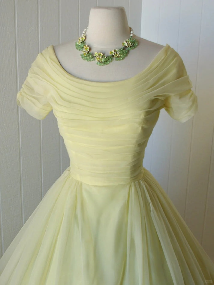 Cute Yellow Short A Line V Neck Prom Homecoming Dresses with Thin Belt