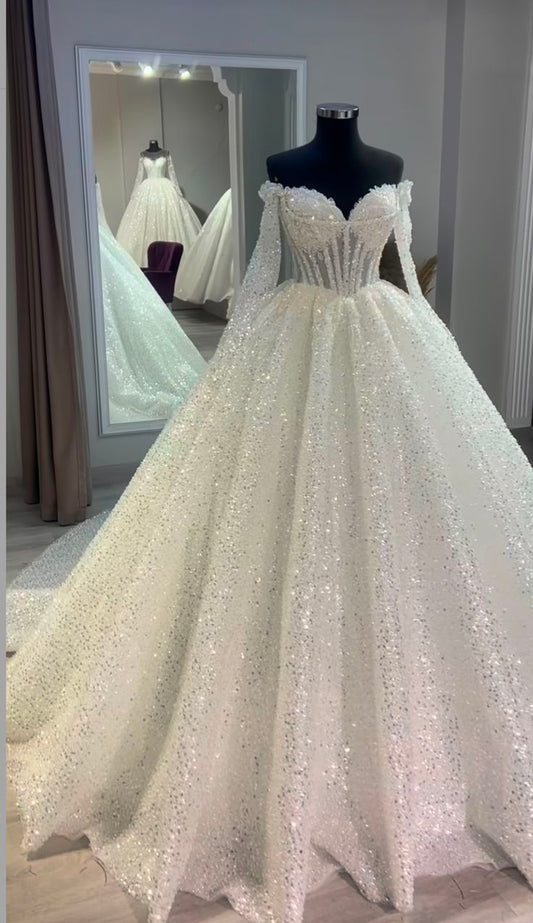 2025 Luxury Ball Gown Wedding Dress Sweetheart Sequins Long Sleeves Bridal Bride Gowns   cg26025