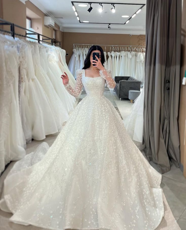 Luxury A-line Wedding Dress Square Neck Long Sleeves Lace Sequin Bridal Gown     cg26038