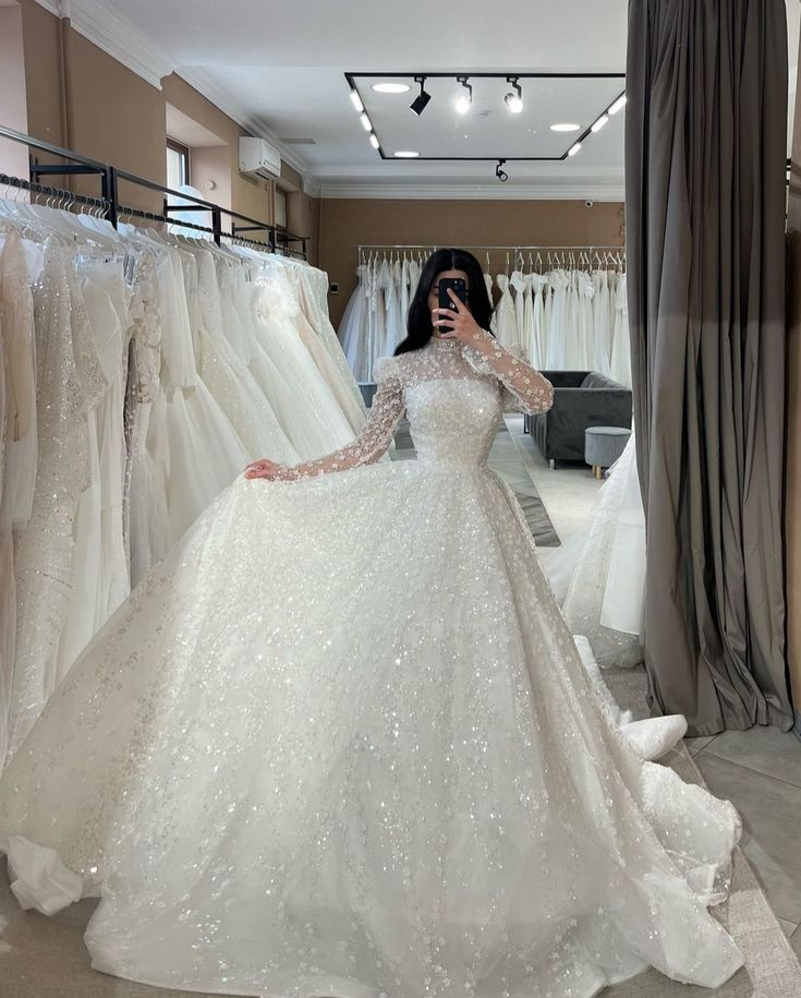 Luxury A-line Wedding Dress Square Neck Long Sleeves Lace Sequin Bridal Gown     cg26038
