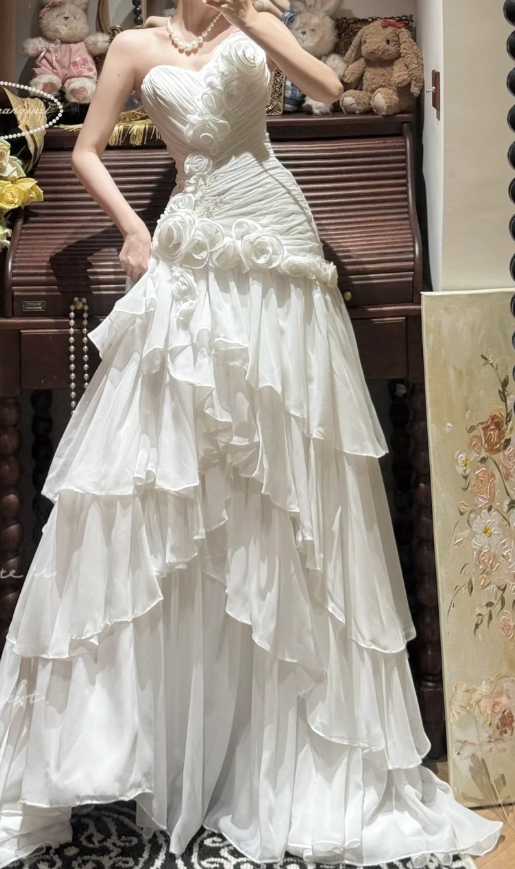 Sweetheart Neck White Chiffon Wedding Dress Tiered Evening Dress With Flowers   cg26313