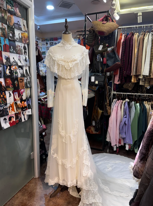 Modest Lace Wedding Dress Chiffon Long Sleeved Wedding Gown cg26350