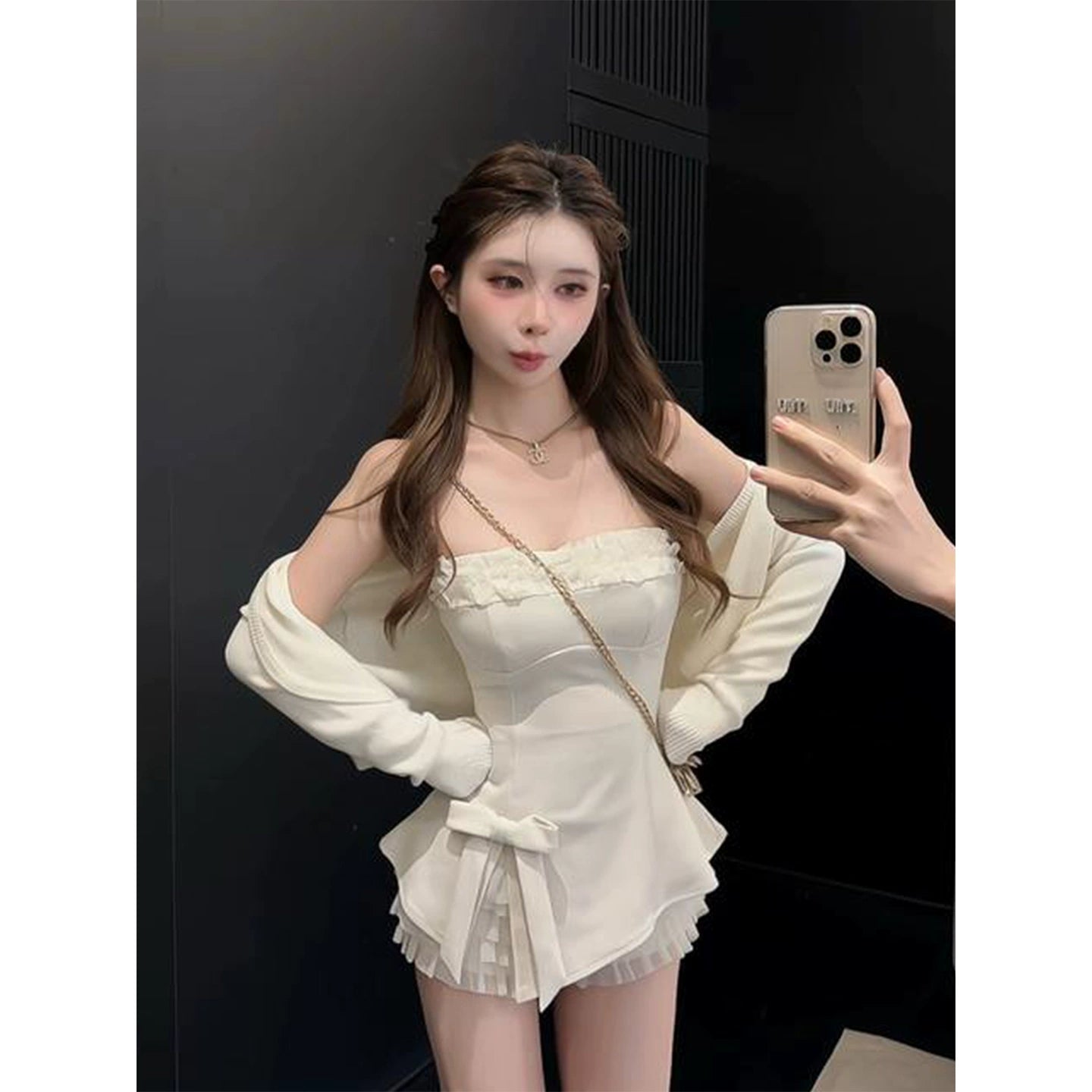 Slim-fit stretch strapless top with bow  G102