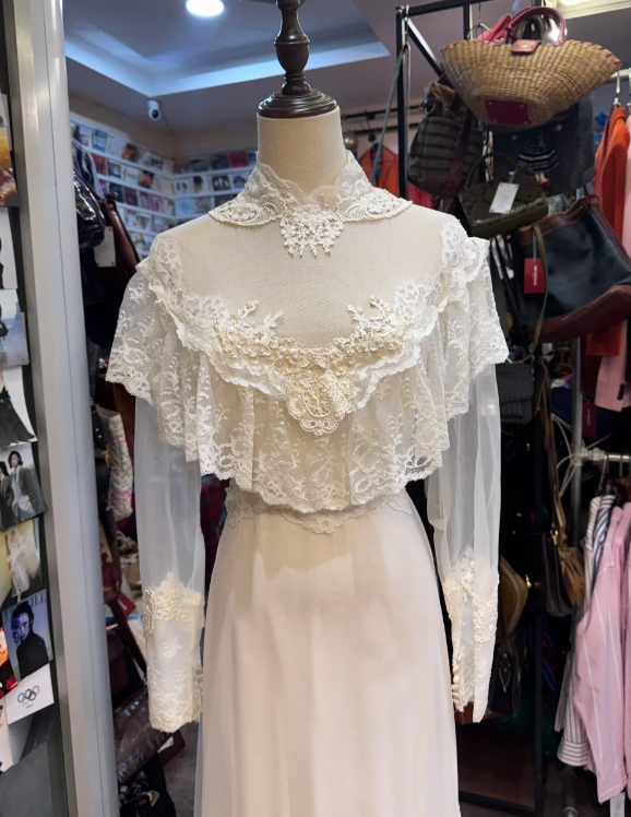 Modest Lace Wedding Dress Chiffon Long Sleeved Wedding Gown cg26350