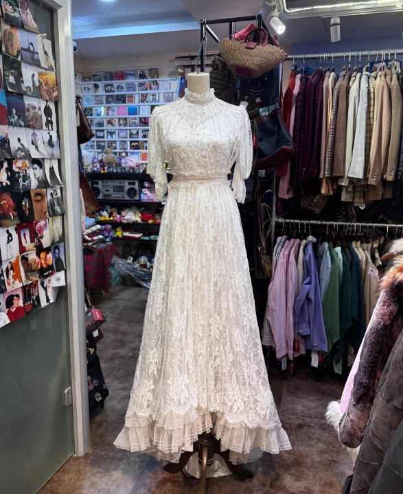 Modest Lace Wedding Dress A Line White Wedding Gowns cg26348