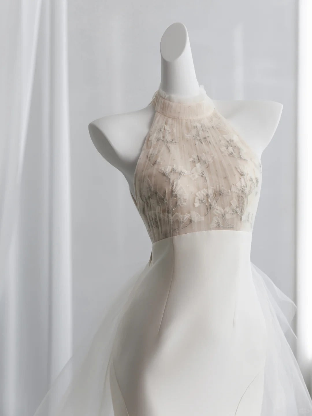 Elegant Halter Neck White Prom Dress 3D Appliques Satin Mermaid Evening Dress CY0011
