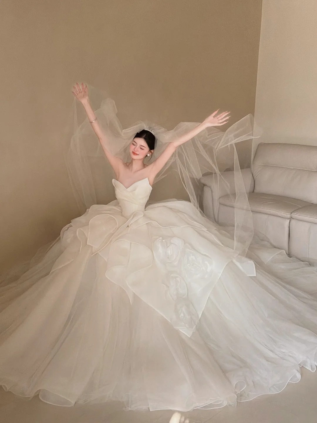 Luxury A-Line Wedding Dress Ideas Strapless Handmade Flowers Bridal Gowns CY0027