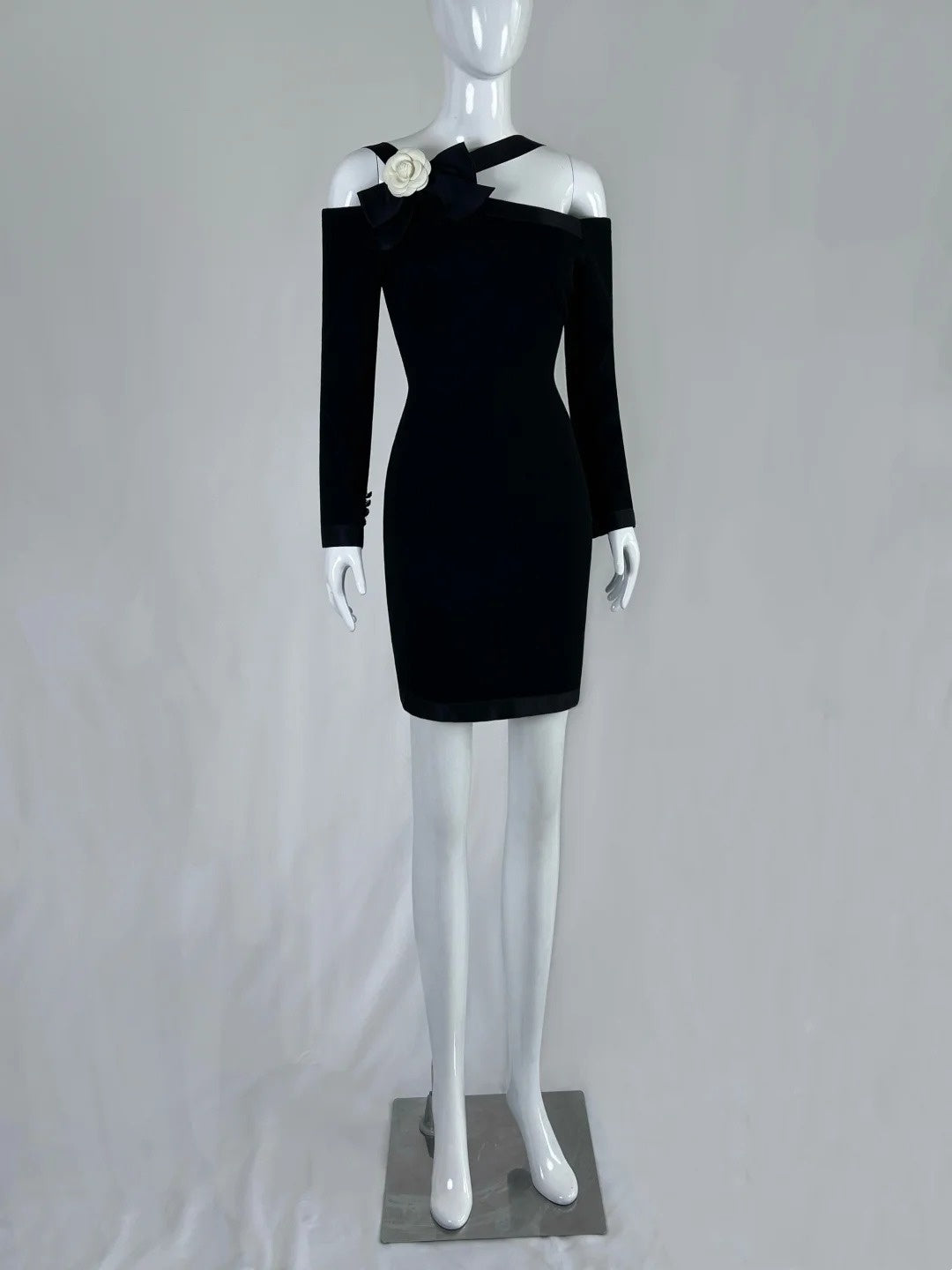 Playful Sheath Black Homecoming Dress Bow Floral Long Sleeve Short Dress CY0044