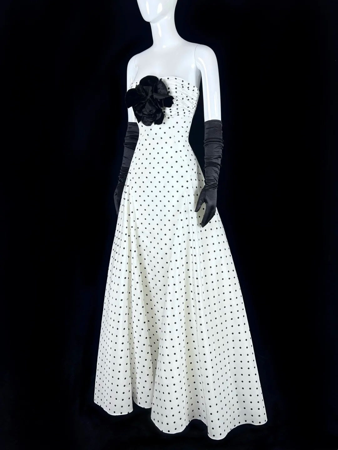 Lavendelfarbenes Tüllkleid mit V-Ausschnitt und Lagen, langes Sweet 16-Kleid, hellviolettes Ballkleid, Partykleid cg19681