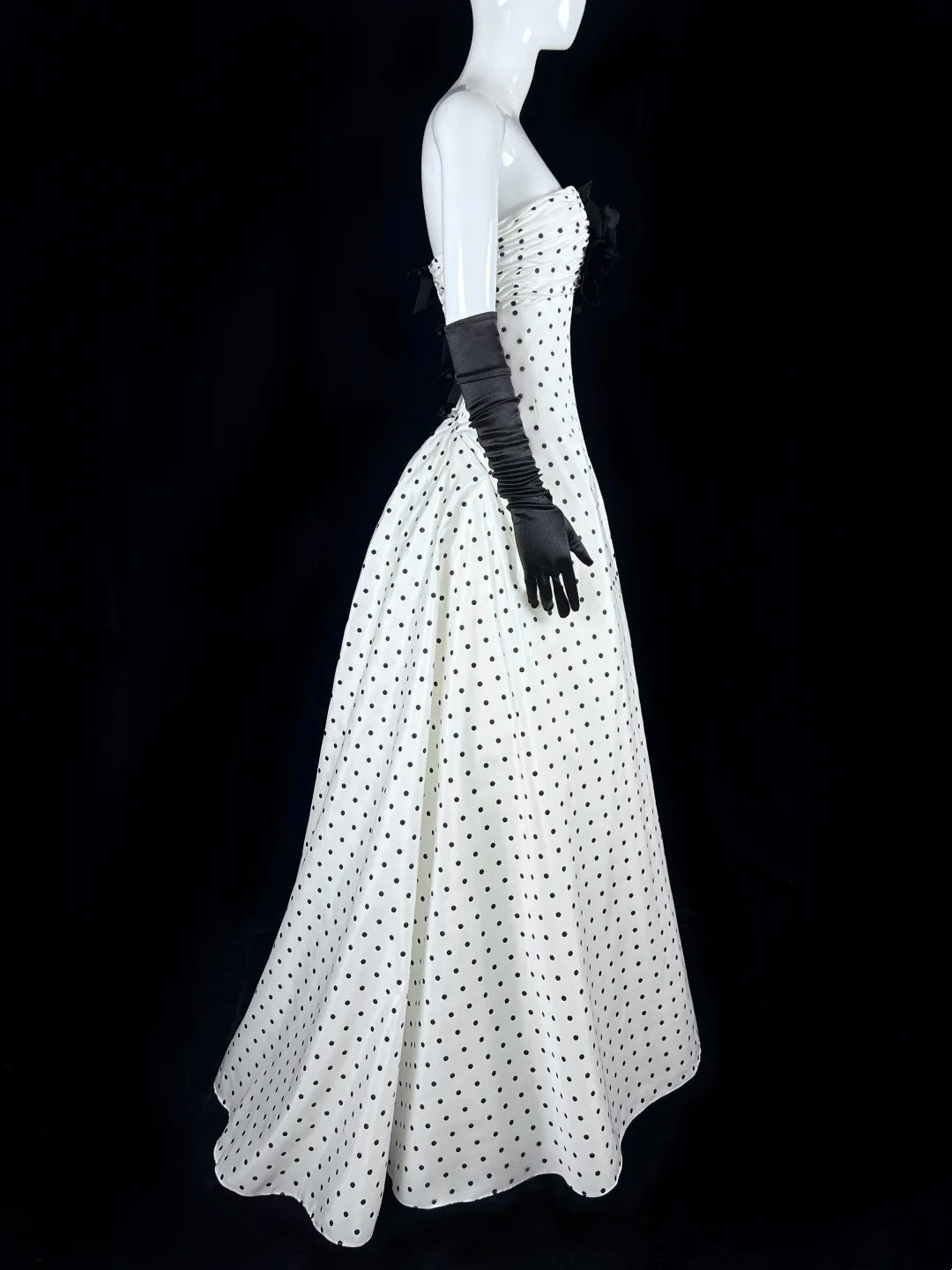 Lavendelfarbenes Tüllkleid mit V-Ausschnitt und Lagen, langes Sweet 16-Kleid, hellviolettes Ballkleid, Partykleid cg19681
