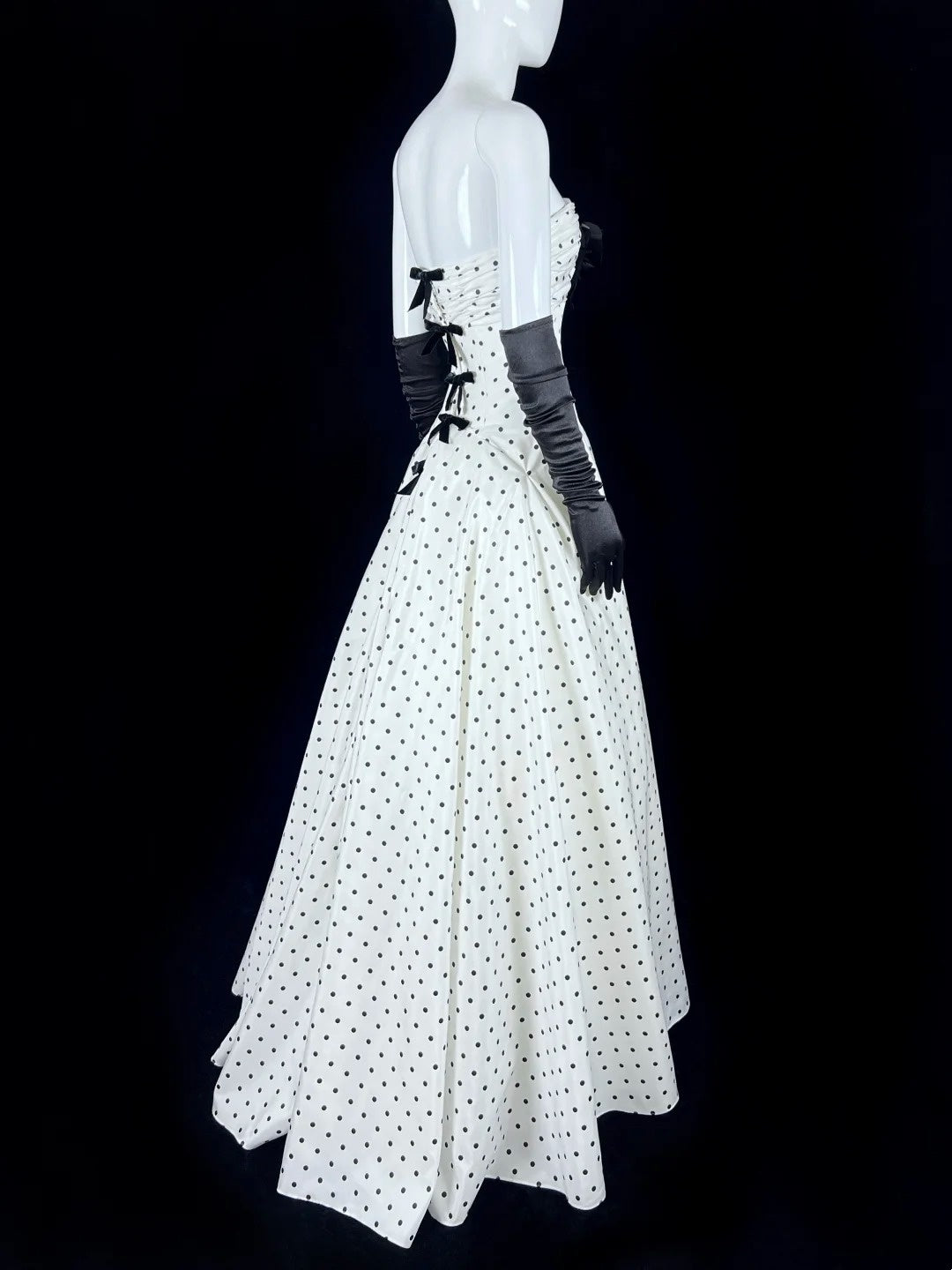 Lavendelfarbenes Tüllkleid mit V-Ausschnitt und Lagen, langes Sweet 16-Kleid, hellviolettes Ballkleid, Partykleid cg19681