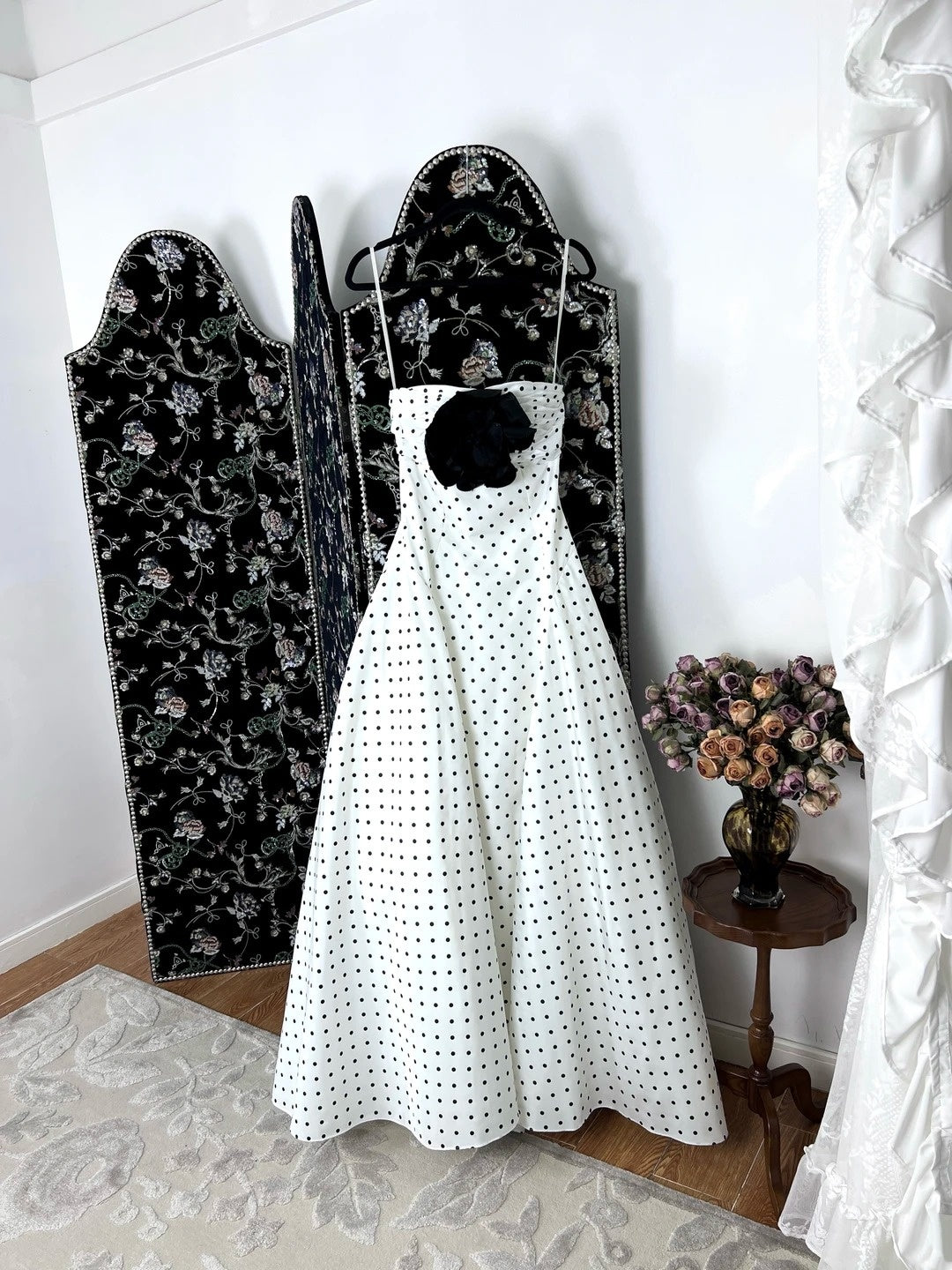 Lavendelfarbenes Tüllkleid mit V-Ausschnitt und Lagen, langes Sweet 16-Kleid, hellviolettes Ballkleid, Partykleid cg19681