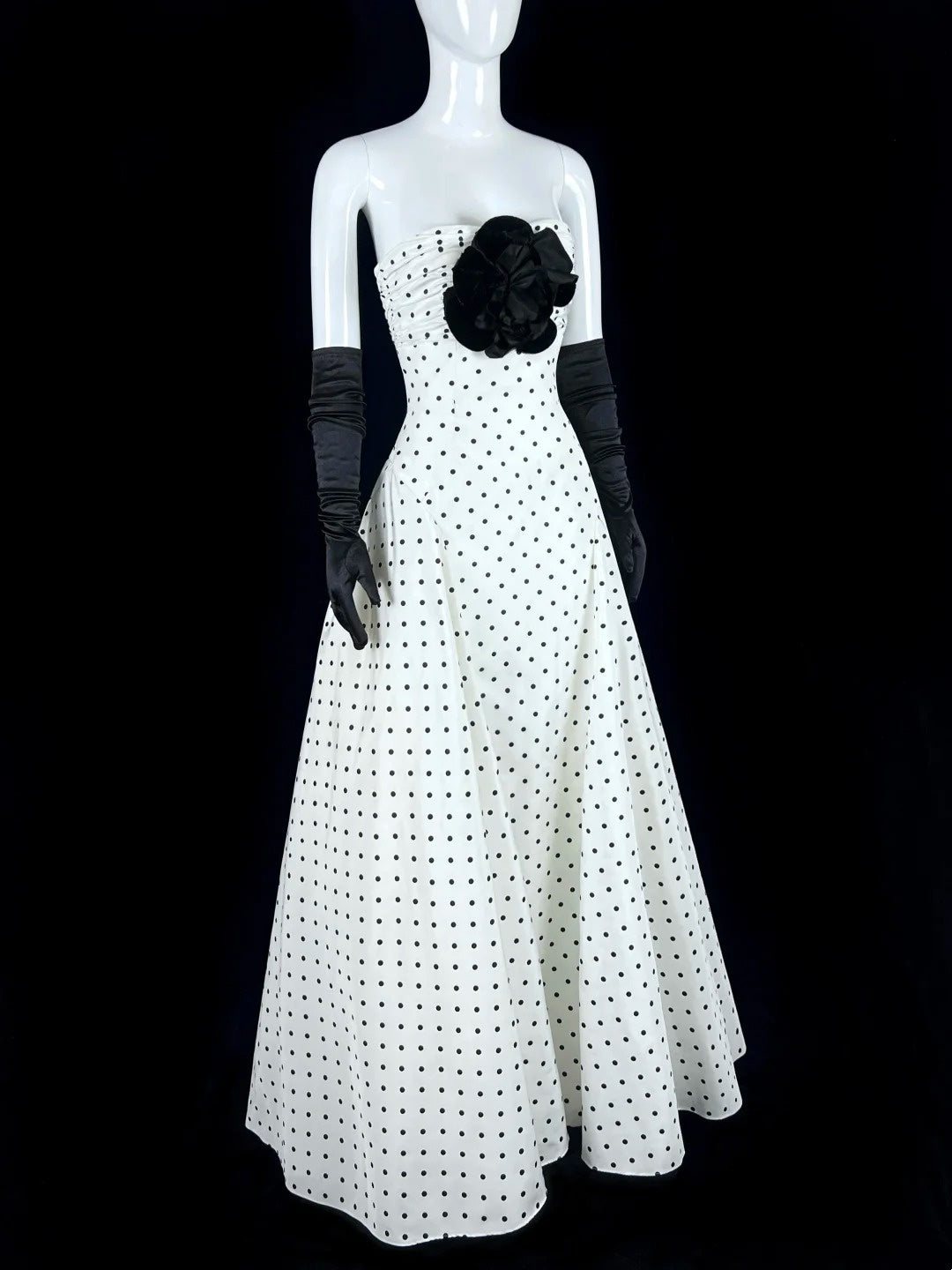 Lavendelfarbenes Tüllkleid mit V-Ausschnitt und Lagen, langes Sweet 16-Kleid, hellviolettes Ballkleid, Partykleid cg19681