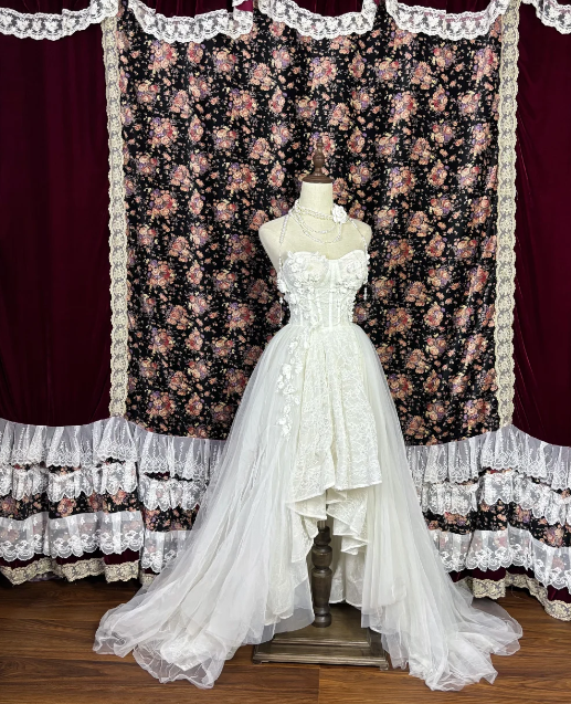 White Lace Vintage Wedding Dress Elegant Formal Wedding Gown  cg26244