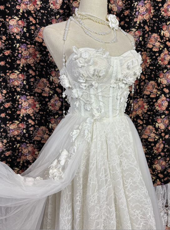 White Lace Vintage Wedding Dress Elegant Formal Wedding Gown  cg26244