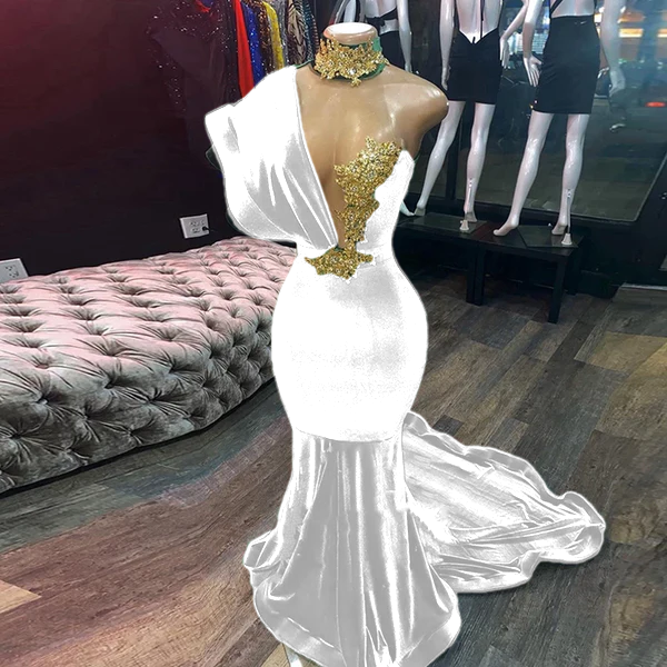 Smaragdgrüne Abendkleider High Neck Appliques Gold Spitze Meerjungfrau Ballkleider Sexy Formale Samt Partykleider cg19494