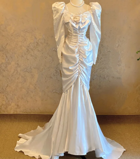 Long Sleeves White Wedding Dress Modest Vintage Wedding Gown cg26263