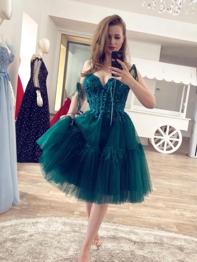GREEN V NECK TULLE LACE SHORT DRESS LACE HOMECOMING DRESS   cg10518