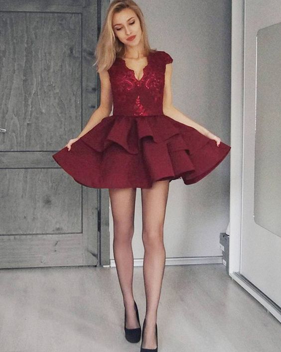 v-neck lace bodice burgundy short homecoming dress, layered skirt red homecoming dress cg1307
