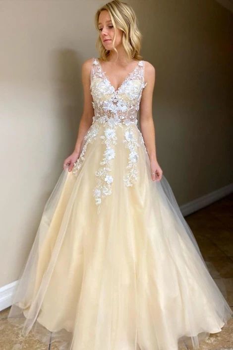 elegant v-neck yellow prom ball gown with appliques junior prom dresses     cg18595