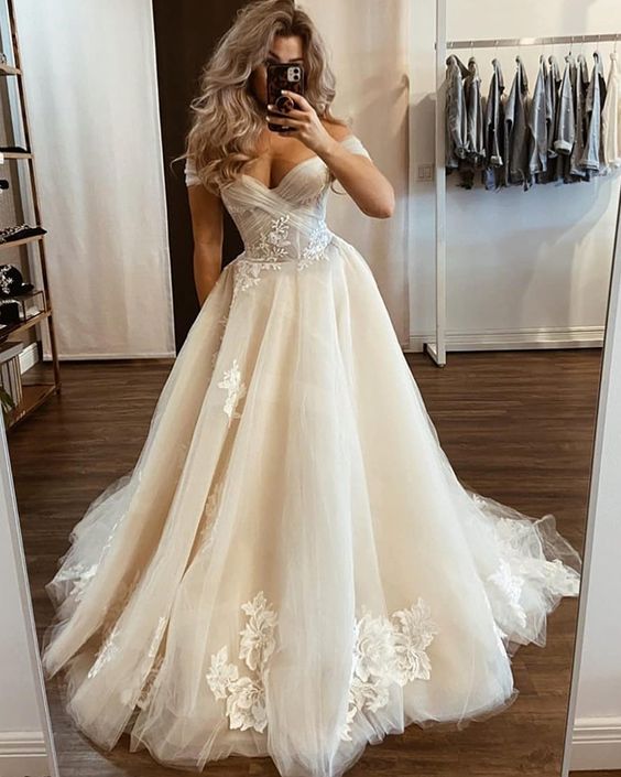 Off the Shoulder Ivory Tulle Applique Wedding Dress Prom Dresses    cg19237