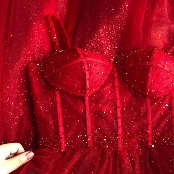 Stunning Red A-line Tulle Long Prom Dress with Straps    cg21926