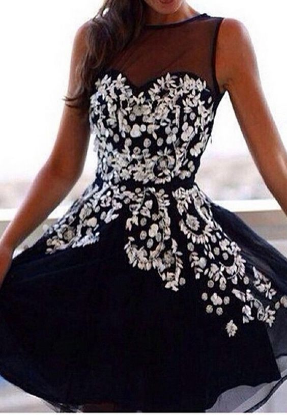 Black Sweetheart Applique Chiffon Strapless Homecoming Dress    cg22506