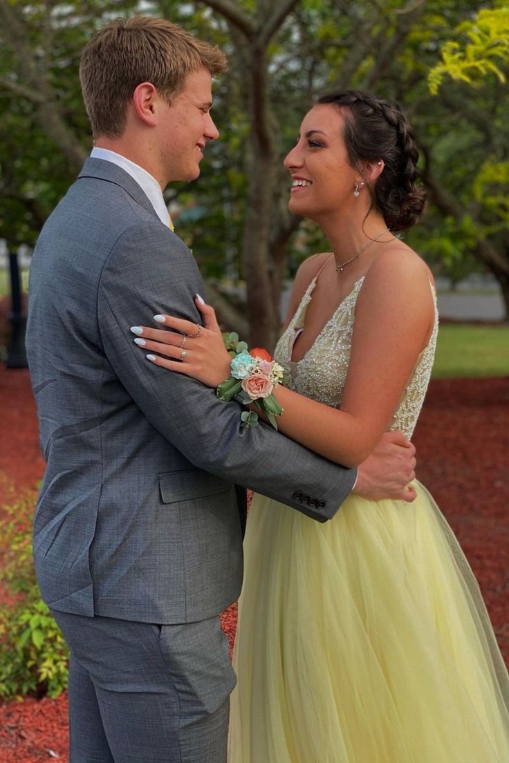 V-Neck Backless Yellow Long Prom Dress        cg23663