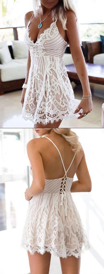 A-Line Deep V-Neck Halter Lace Homecoming Dresses With Lace Up Back cg2994