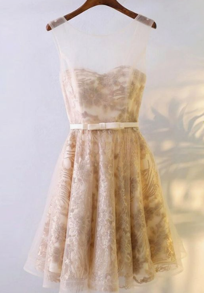 A-Line Boat Neck Knee-Length Champagne Tulle Homecoming Dress with Lace cg3703