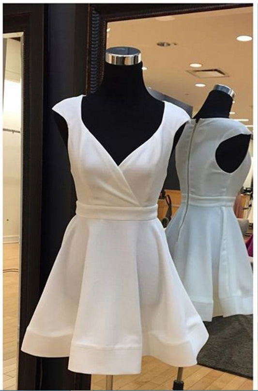 Sleeveless White Homecoming Dresses Empire Hem Above Knee cg3728