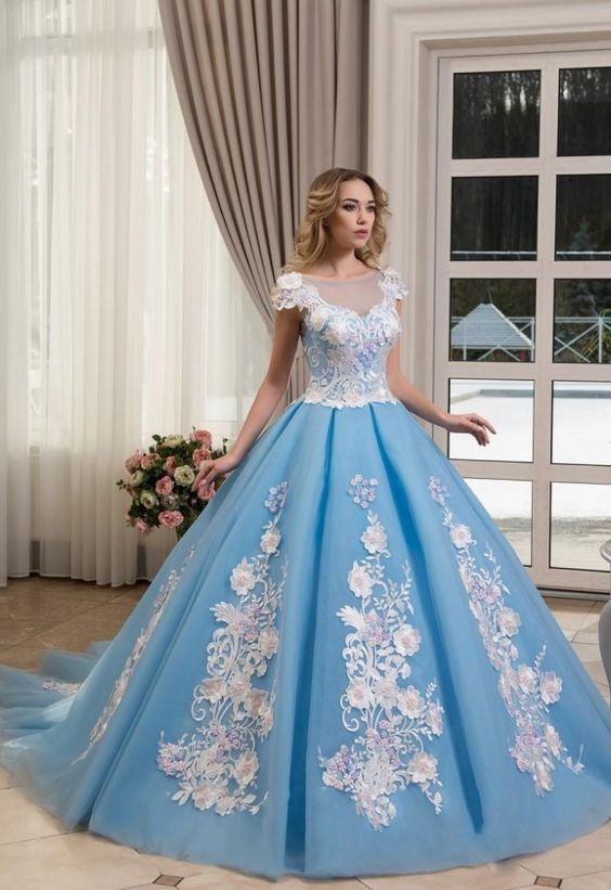 Princess Ball Gown Prom Dresses Light Blue Sheer Neck Lace Appliqued Flower Evening Gowns Vintage Formal Pageant Dress cg4650