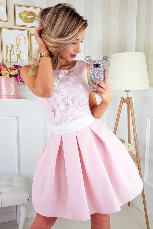 A-Line Round Neck Above-Knee Pink Homecoming Dress with Appliques Pockets cg4730