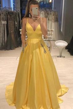 Elegant Yellow Spaghetti Straps A Line Satin V Neck Prom Dresses with Beads Pockets  cg6041