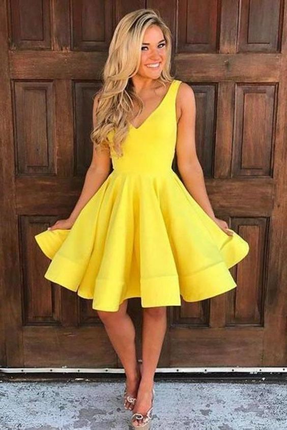 Cute V Neck Yellow Sleeveless Short Homecoming Dresses A Line Party Dresses  cg8339
